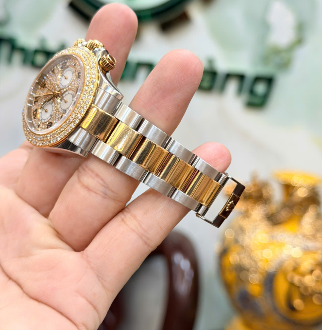 Rolex 116523 đờ mi vàng - mặt số + niềng kim cương thiên giá 418 triệu