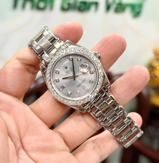 Rolex 18946 platin size 39 vành kim cương Zin hãng size 39 giá  1tỷ060 triệu