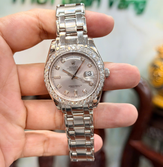 Rolex 18946 platin size 39 vành kim cương Zin hãng size 39 giá  1tỷ060 triệu