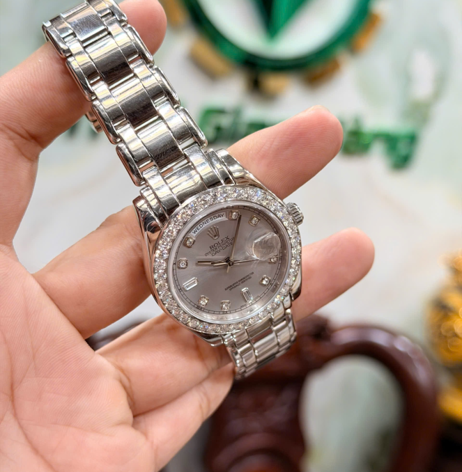 Rolex 18946 platin size 39 vành kim cương Zin hãng size 39 giá  1tỷ060 triệu