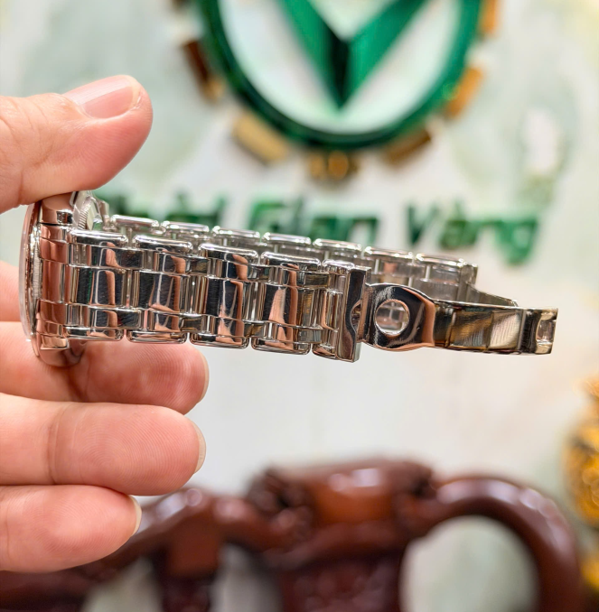 Rolex 18946 platin size 39 vành kim cương Zin hãng size 39 giá  1tỷ060 triệu