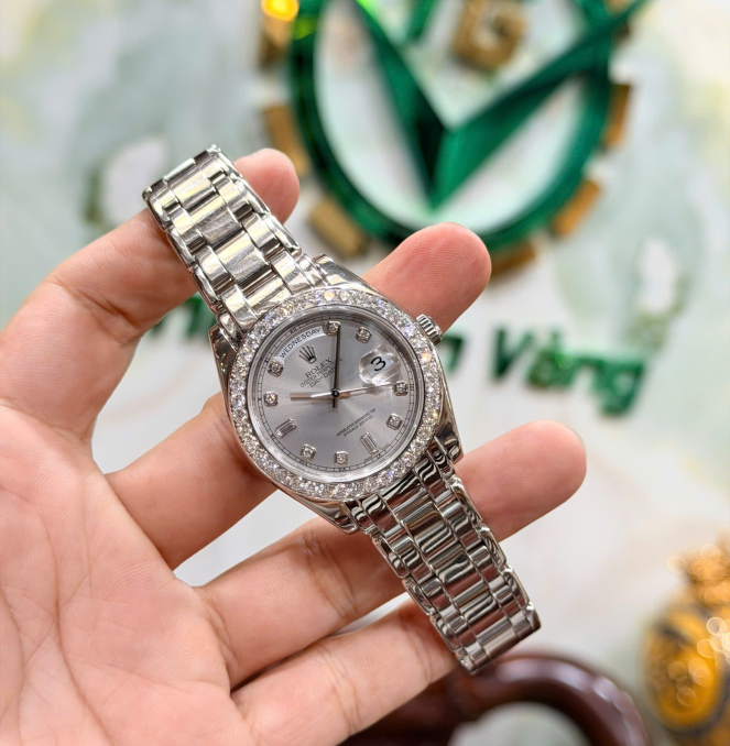 Rolex 18946 platin size 39 vành kim cương Zin hãng size 39 giá  1tỷ060 triệu