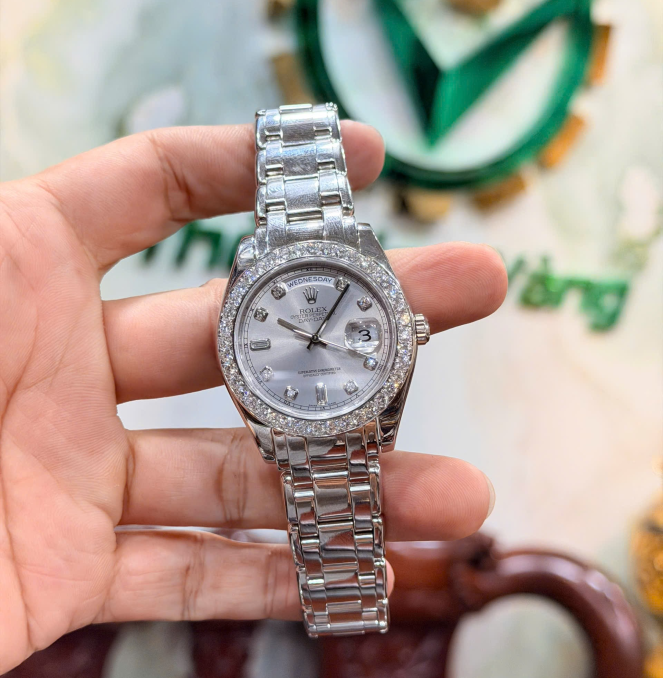 Rolex 18946 platin size 39 vành kim cương Zin hãng size 39 giá  1tỷ060 triệu