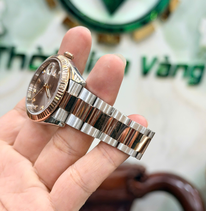 Rolex 126331 đờ mi vàng hồng size 41 mặt sundust giá 345 triệu