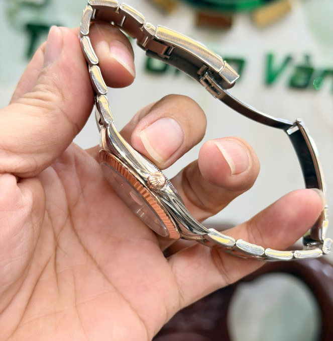 Rolex 126331 đờ mi vàng hồng size 41 mặt sundust giá 345 triệu