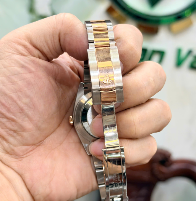 Rolex 126331 đờ mi vàng hồng size 41 mặt sundust giá 345 triệu