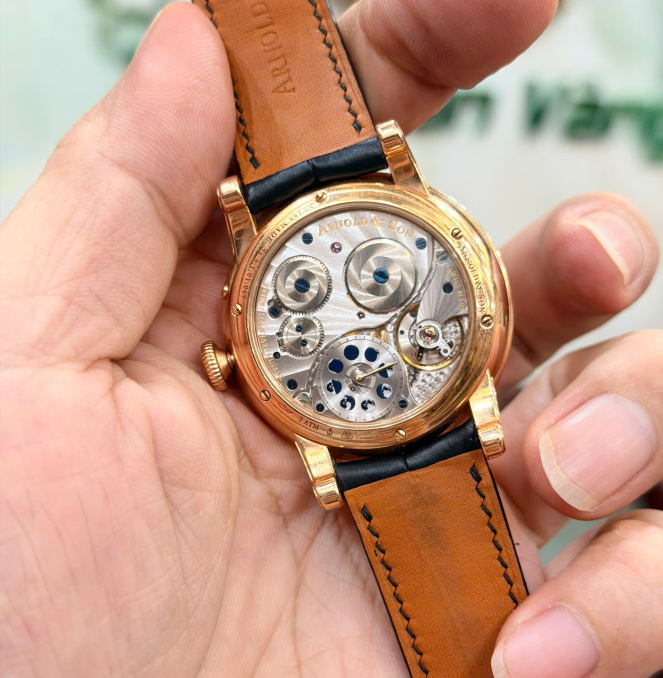 Arnold & Son HM Perpetual Moon size 42 mm Trăng đại 122 năm giá 279 triệu