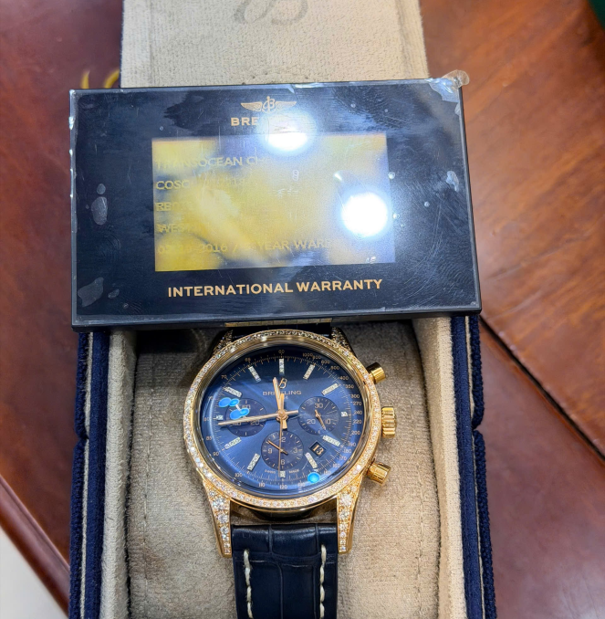Breitling chonograph vàng khối size 43 kim cương Zin hãng  hiếm gặp hộp + thẻ giá 468 triệu