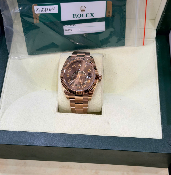 Rolex sky Dweller 326935 chỉnh giờ trên vành benzen hộp sổ thẻ 2018 giá  1tỷ199 triệu