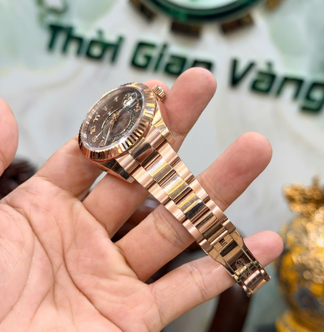 Rolex sky Dweller 326935 chỉnh giờ trên vành benzen hộp sổ thẻ 2018 giá  1tỷ199 triệu