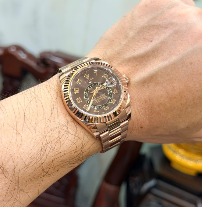 Rolex sky Dweller 326935 chỉnh giờ trên vành benzen hộp sổ thẻ 2018 giá  1tỷ199 triệu