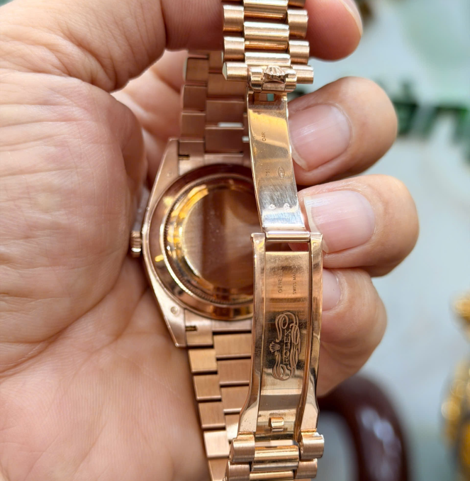 Rolex 228235 này full set 2017 giá 1 tỷ 180 triệu