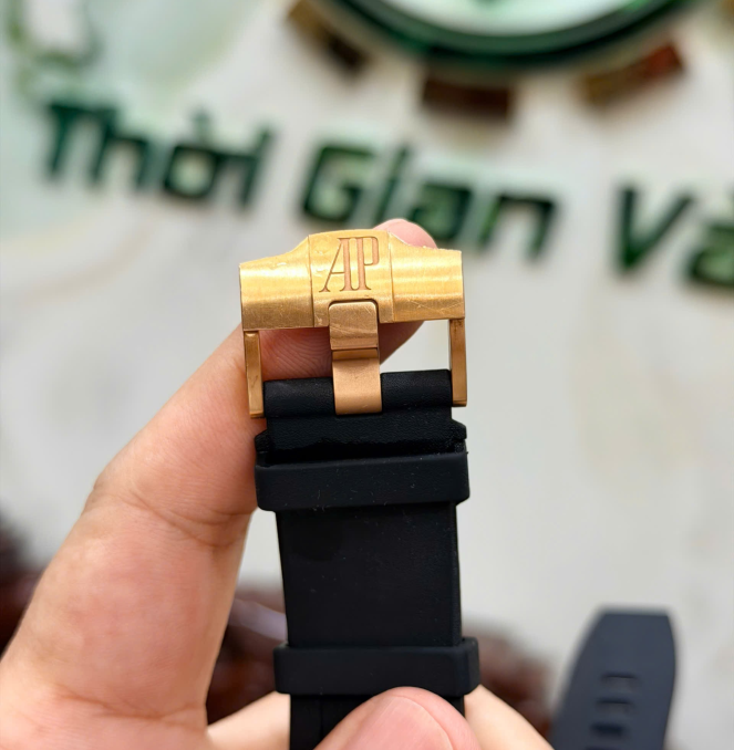 Quái thú Auderma Piguet ceramic size 44  zin nguyên bản giá 790 triệu