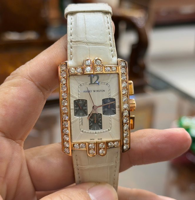 Harry Winston vàng hồng kim cương Zin hãng giá 368 triệu