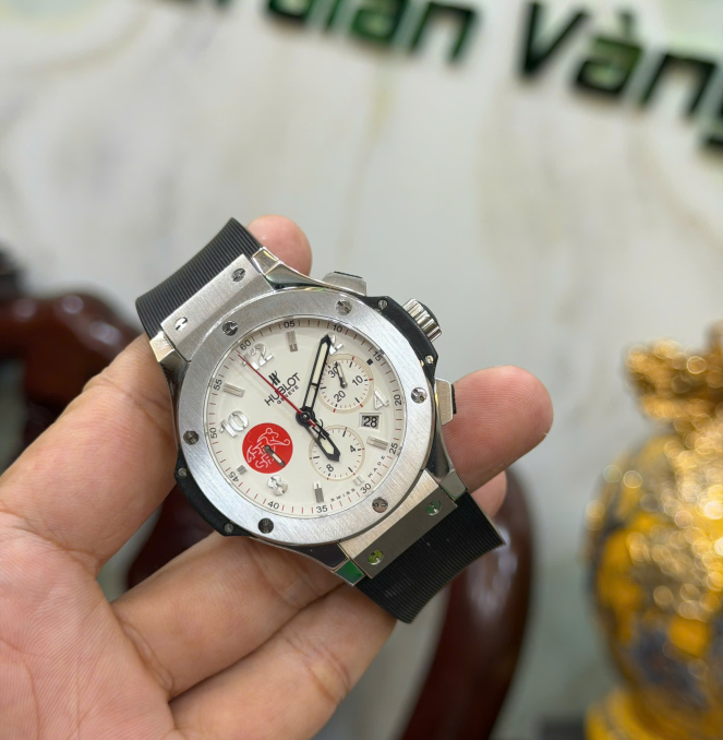 Hublot bản kỷ niệm World Cup 2006  Thủy Sỹ size 44 giá 108 triệu
