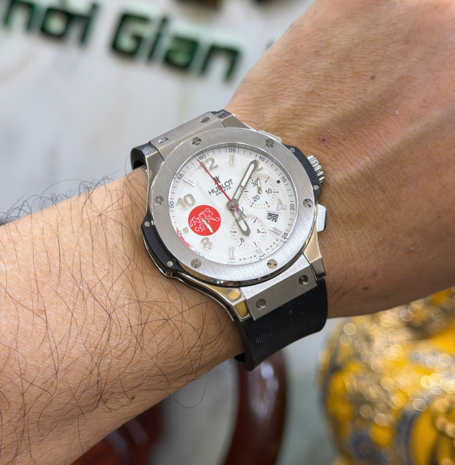 Hublot bản kỷ niệm World Cup 2006  Thủy Sỹ size 44 giá 108 triệu