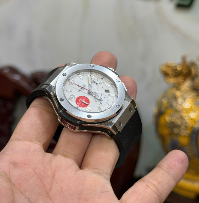 Hublot bản kỷ niệm World Cup 2006  Thủy Sỹ size 44 giá 108 triệu