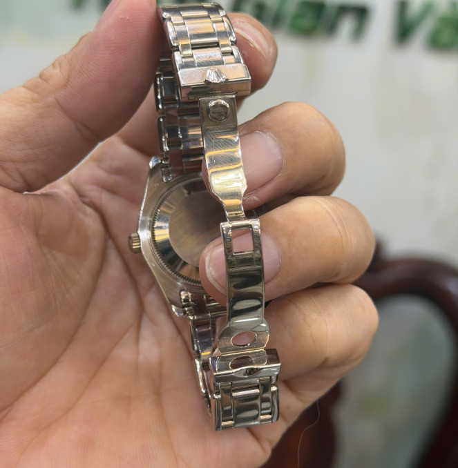 Rolex 81319 vàng khối size 34 giá 568 triệu 