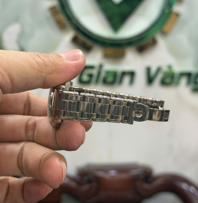 Rolex 81319 vàng khối size 34 giá 568 triệu 