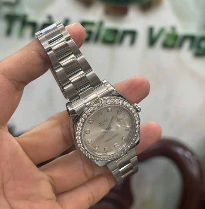 Rolex 116334 option niềng kim cương thiên nhiên to bự + size 41 giá 250 triệu 