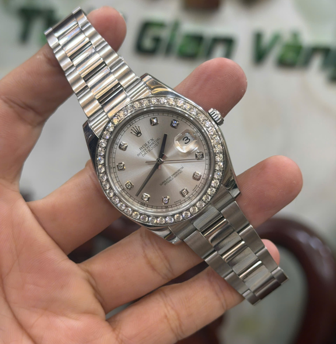 Rolex 116334 option niềng kim cương thiên nhiên to bự + size 41 giá 250 triệu 