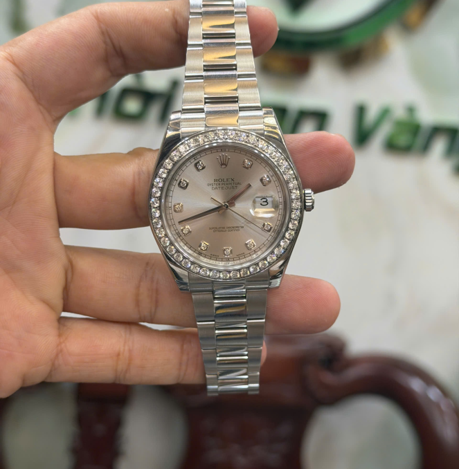 Rolex 116334 option niềng kim cương thiên nhiên to bự + size 41 giá 250 triệu 
