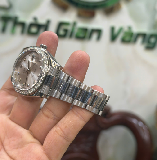 Rolex 116334 option niềng kim cương thiên nhiên to bự + size 41 giá 250 triệu 