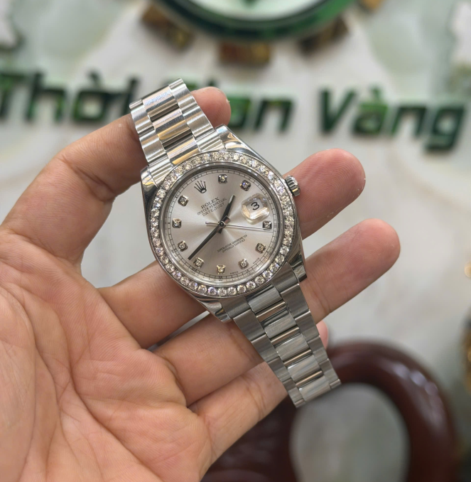 Rolex 116334 option niềng kim cương thiên nhiên to bự + size 41 giá 250 triệu 