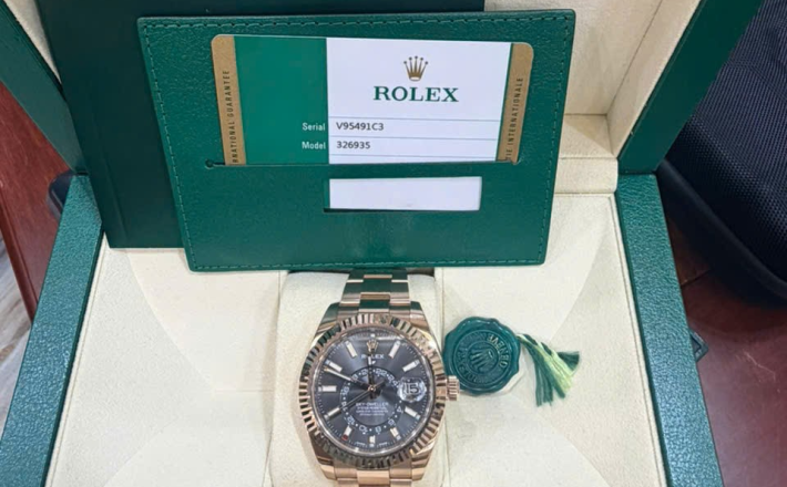 Sky Dweller 326935 vàng hồng nguyên khối mặt số Rhodium hộp thẻ 2018 size 42 giá 1tỷ180