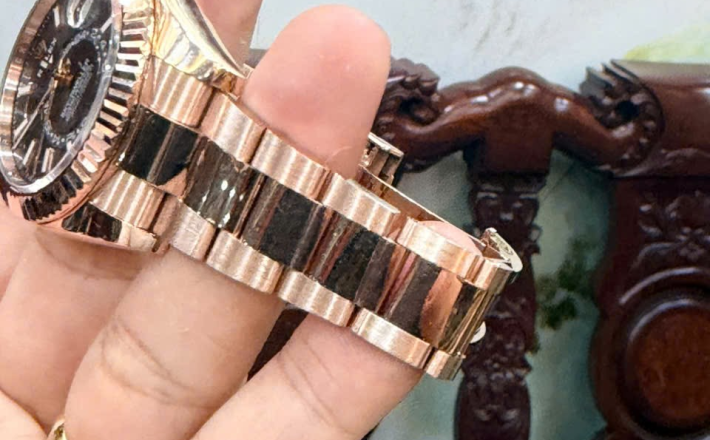 Sky Dweller 326935 vàng hồng nguyên khối mặt số Rhodium hộp thẻ 2018 size 42 giá 1tỷ180