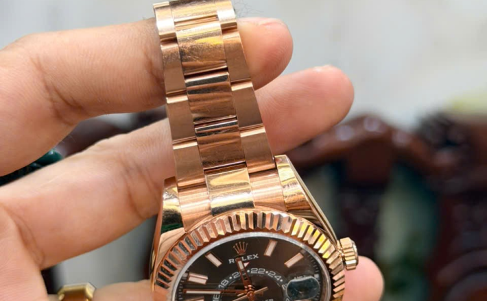 Sky Dweller 326935 vàng hồng nguyên khối mặt số Rhodium hộp thẻ 2018 size 42 giá 1tỷ180