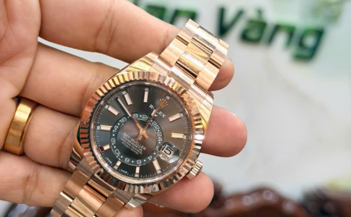 Sky Dweller 326935 vàng hồng nguyên khối mặt số Rhodium hộp thẻ 2018 size 42 giá 1tỷ180