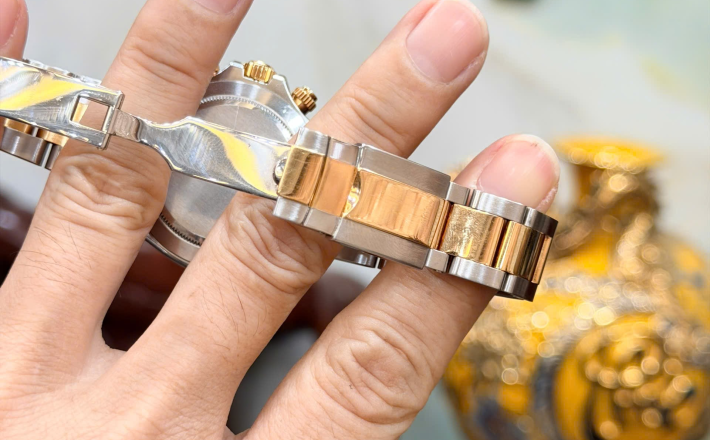 Rolex 116523 đờ mi vàng - mặt số + niềng kim cương thiên giá 418 triệu