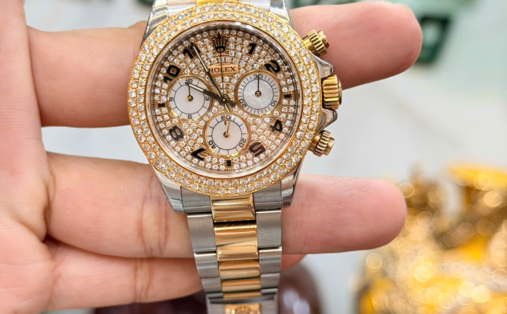 Rolex 116523 đờ mi vàng - mặt số + niềng kim cương thiên giá 418 triệu