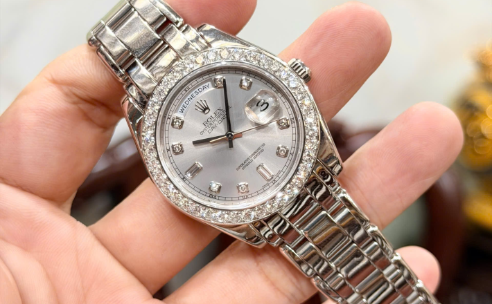 Rolex 18946 platin size 39 vành kim cương Zin hãng size 39 giá  1tỷ060 triệu