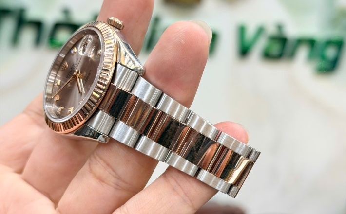 Rolex 126331 đờ mi vàng hồng size 41 mặt sundust giá 345 triệu