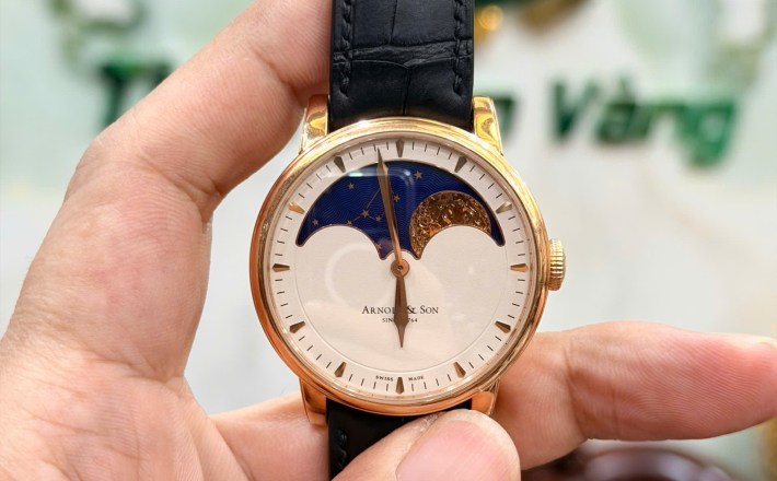 Arnold & Son HM Perpetual Moon size 42 mm Trăng đại 122 năm giá 279 triệu