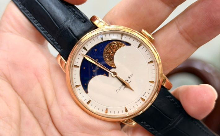 Arnold & Son HM Perpetual Moon size 42 mm Trăng đại 122 năm giá 279 triệu
