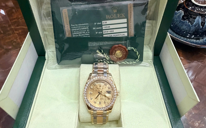 Rolex 18948 size 39 vàng khối 3 màu hộp sổ thẻ 2011 giá 960 triệu