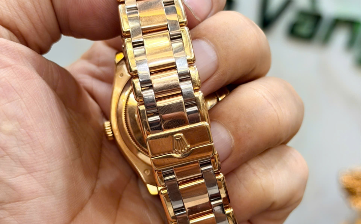 Rolex 18948 size 39 vàng khối 3 màu hộp sổ thẻ 2011 giá 960 triệu