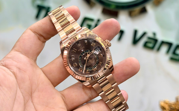 Rolex sky Dweller 326935 chỉnh giờ trên vành benzen hộp sổ thẻ 2018 giá  1tỷ199 triệu
