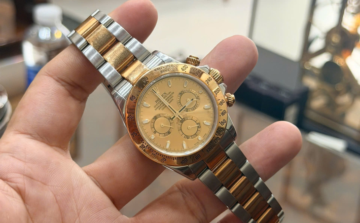 Rolex daytona 116523 mặt sam banh giá 390 triệu