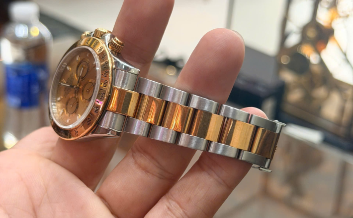 Rolex daytona 116523 mặt sam banh giá 390 triệu