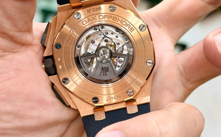 Quái thú Auderma Piguet ceramic size 44  zin nguyên bản giá 790 triệu