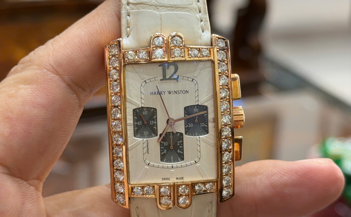 Harry Winston vàng hồng kim cương Zin hãng giá 368 triệu