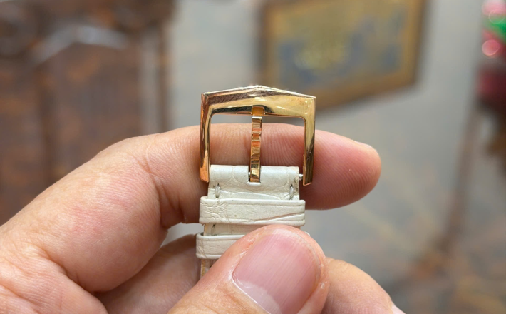 Harry Winston vàng hồng kim cương Zin hãng giá 368 triệu