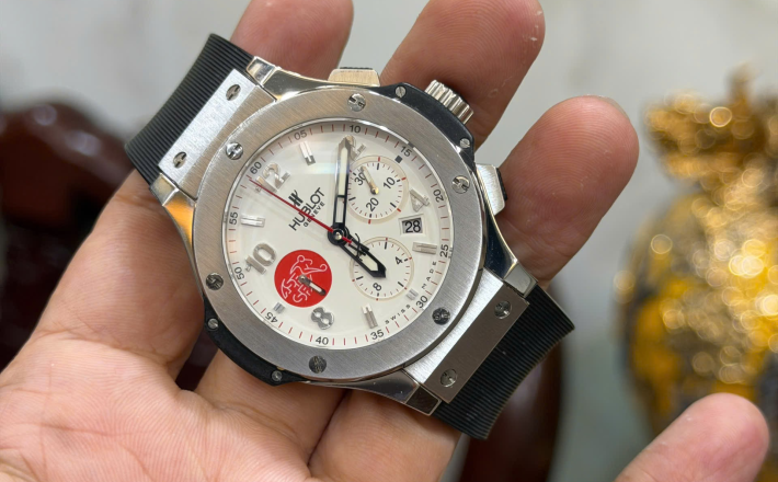 Hublot bản kỷ niệm World Cup 2006  Thủy Sỹ size 44 giá 108 triệu