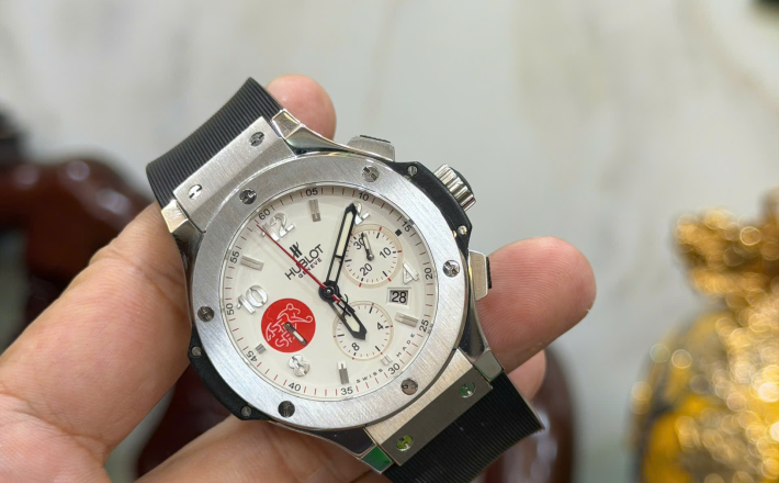 Hublot bản kỷ niệm World Cup 2006  Thủy Sỹ size 44 giá 108 triệu