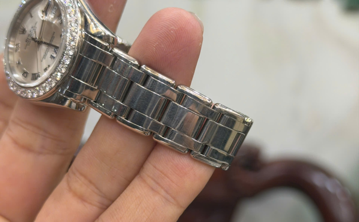 Rolex 81319 vàng khối size 34 giá 568 triệu 