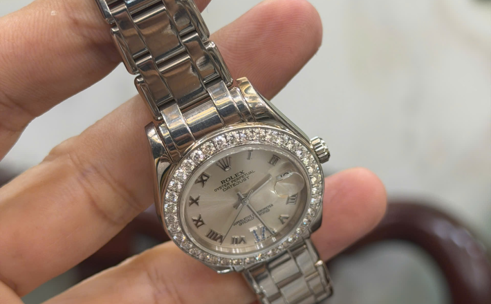 Rolex 81319 vàng khối size 34 giá 568 triệu 